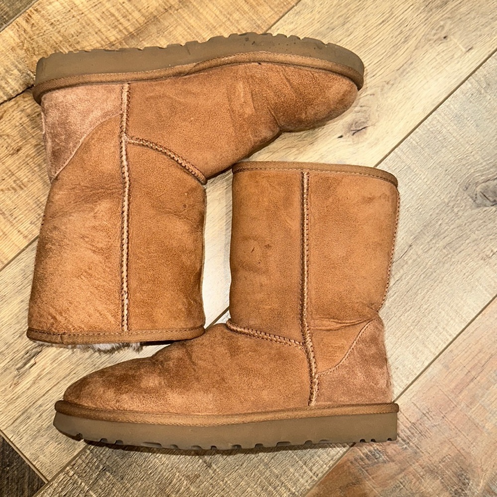 Ugg classic short boot